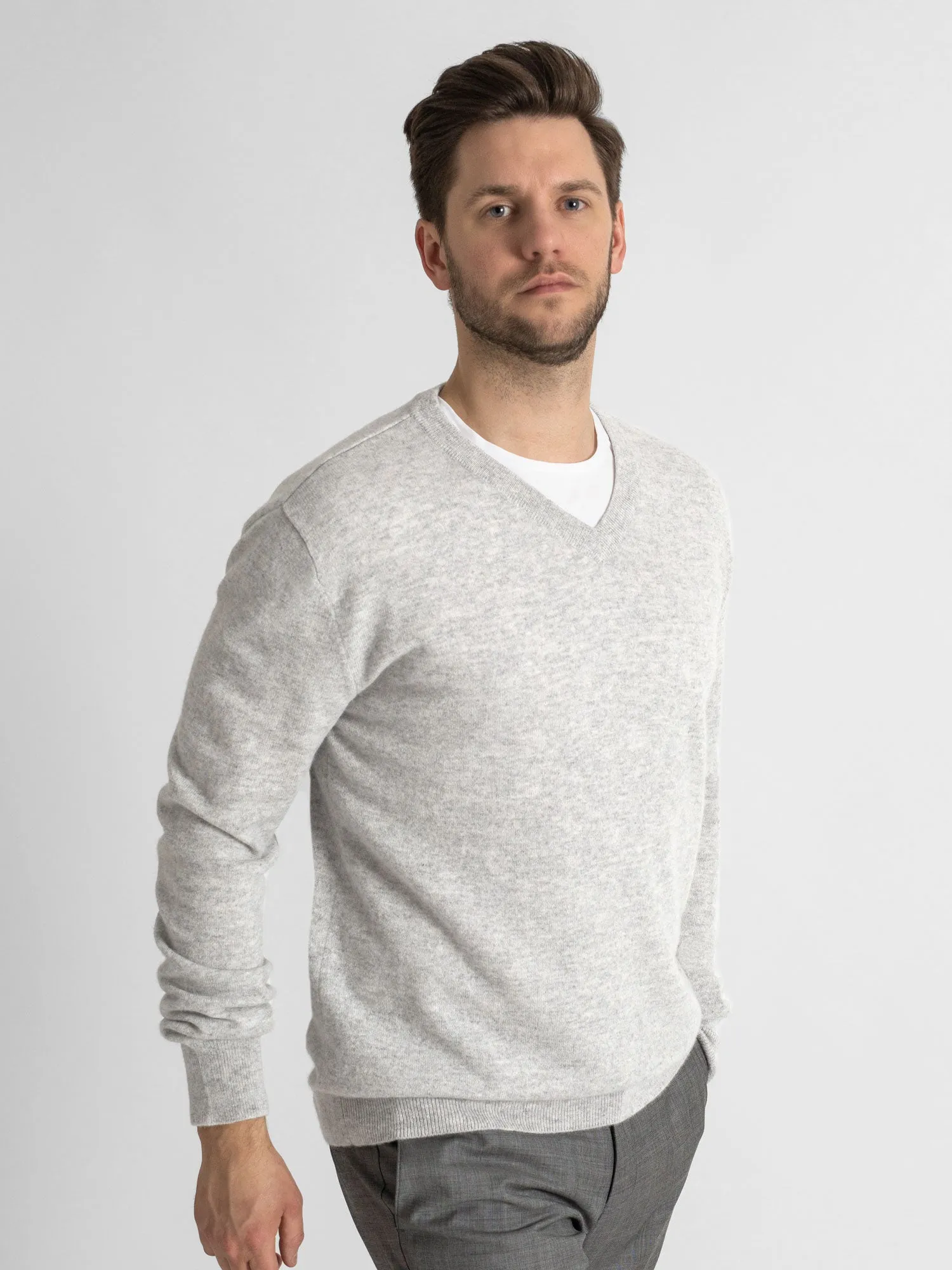Herre kashmirgenser "V-neck" - lys grå