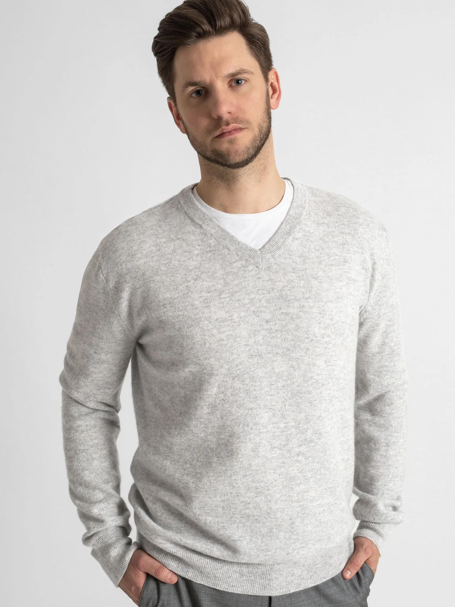 Herre kashmirgenser "V-neck" - lys grå