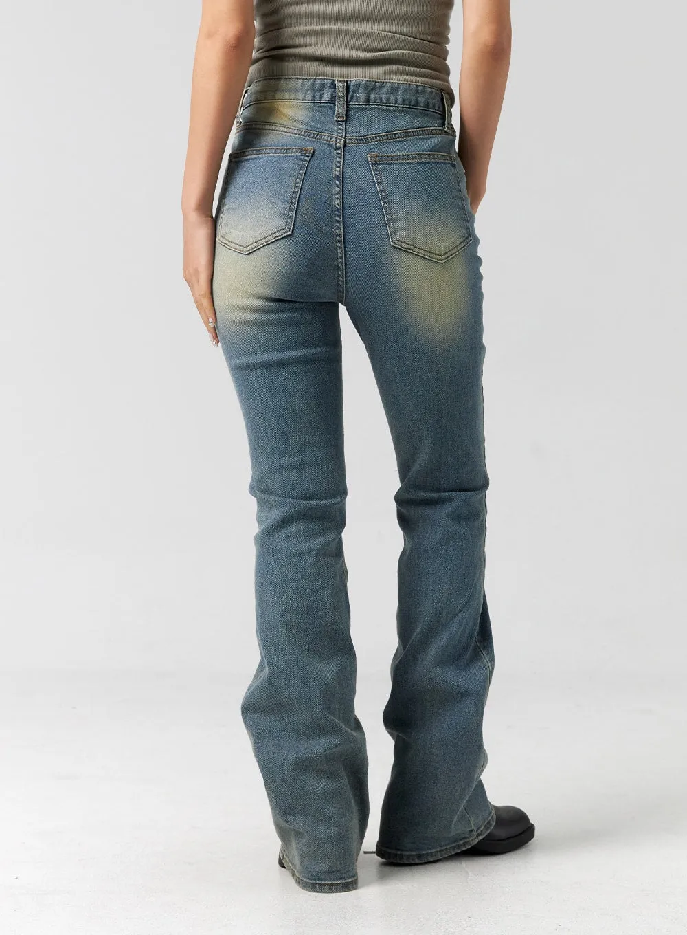 Mid-Rise Bootcut Jeans CG301
